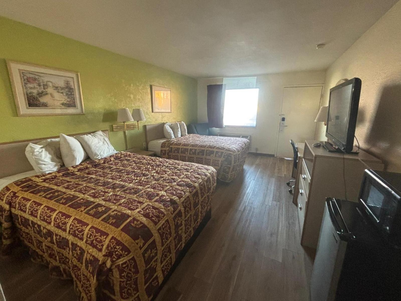 Economy Inn & Suites Harrisburg Esterno foto