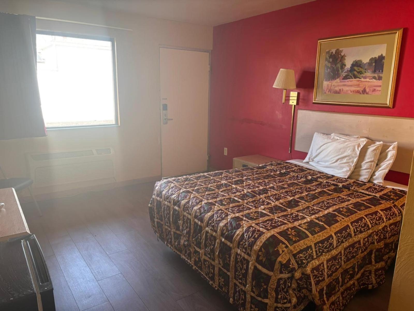 Economy Inn & Suites Harrisburg Esterno foto