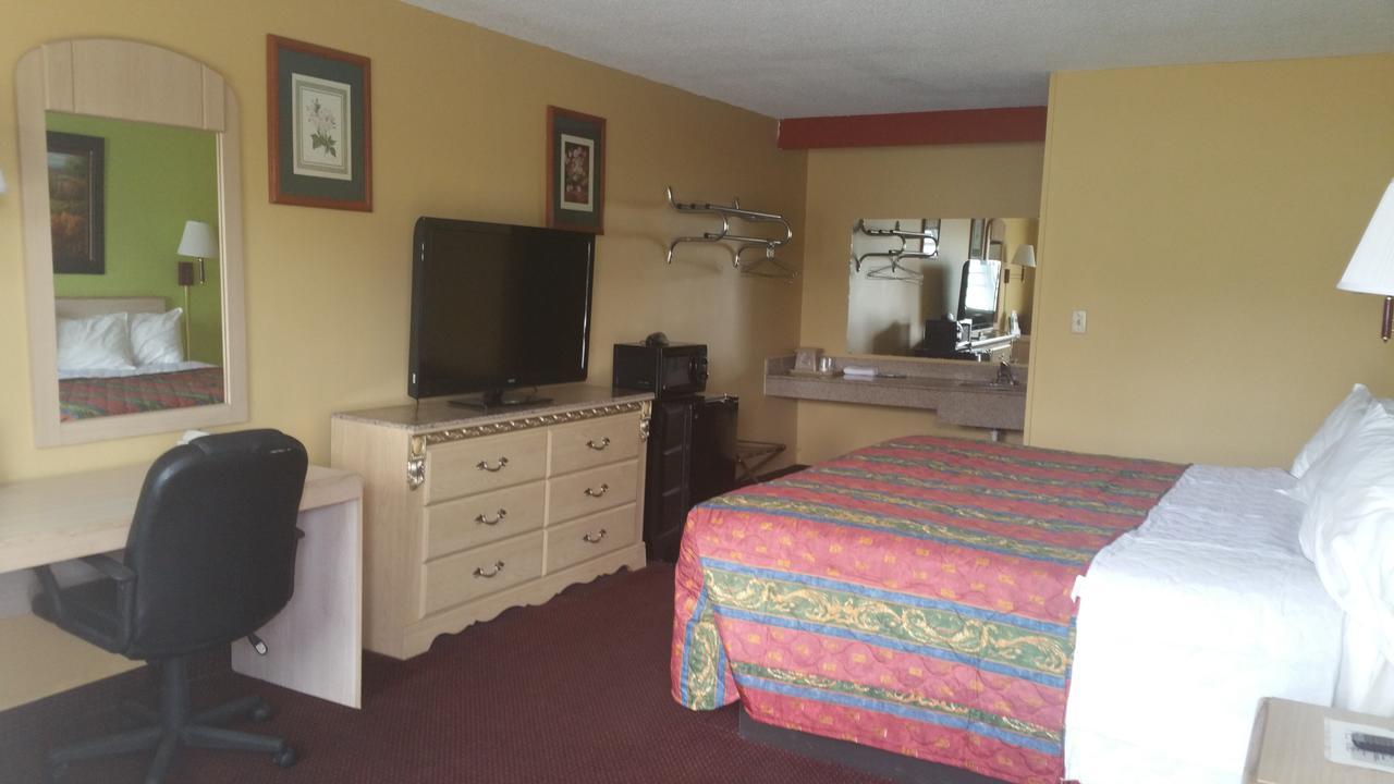 Economy Inn & Suites Harrisburg Esterno foto