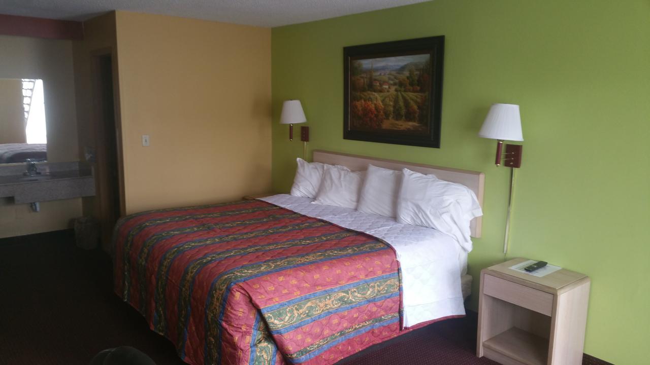 Economy Inn & Suites Harrisburg Esterno foto