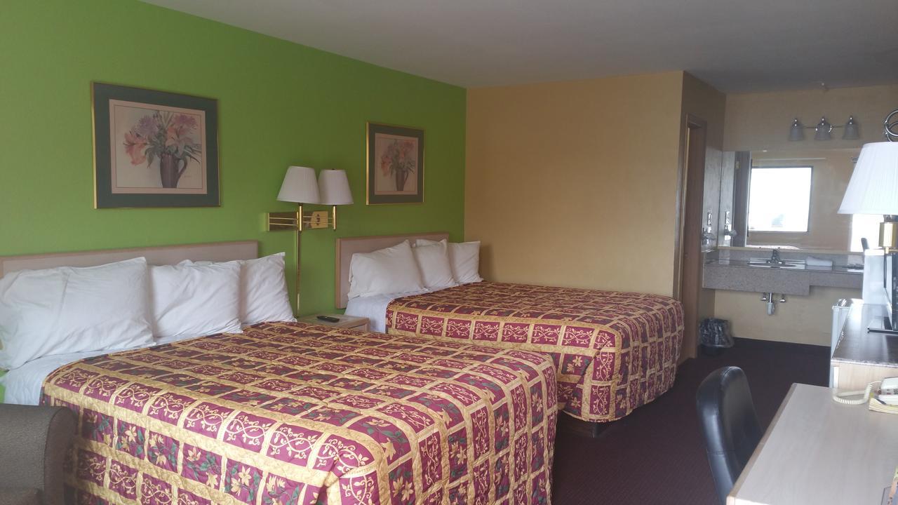 Economy Inn & Suites Harrisburg Esterno foto